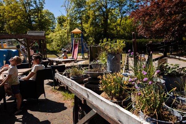 05-gallery-terras-speeltuin-Suzies-Farm-Aalten